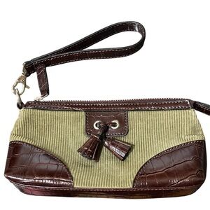 EUC Tommy Hilfiger Vintage olive corduroy and brown patent leather wristlet